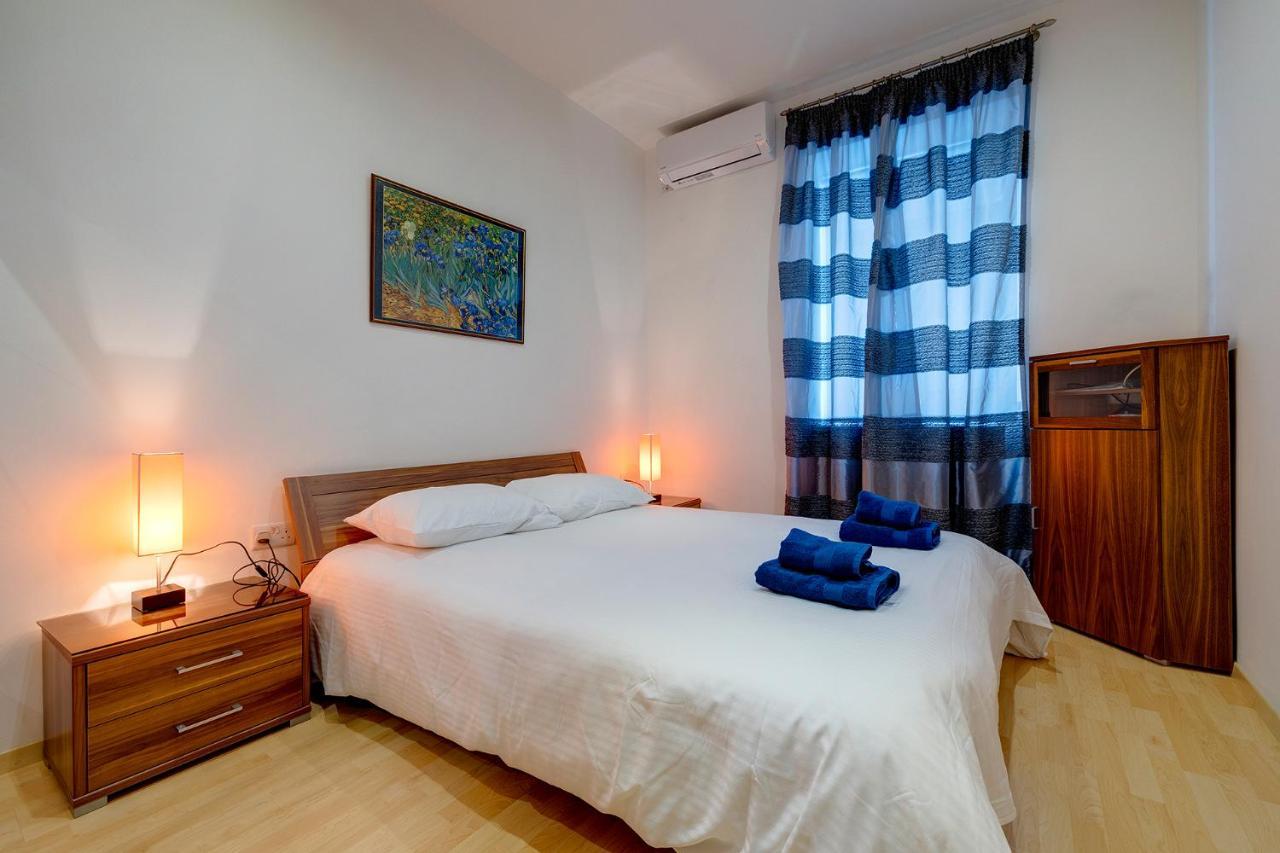 Apartamento Unbeatable Location Valletta And Harbour Views Sliema Exterior foto