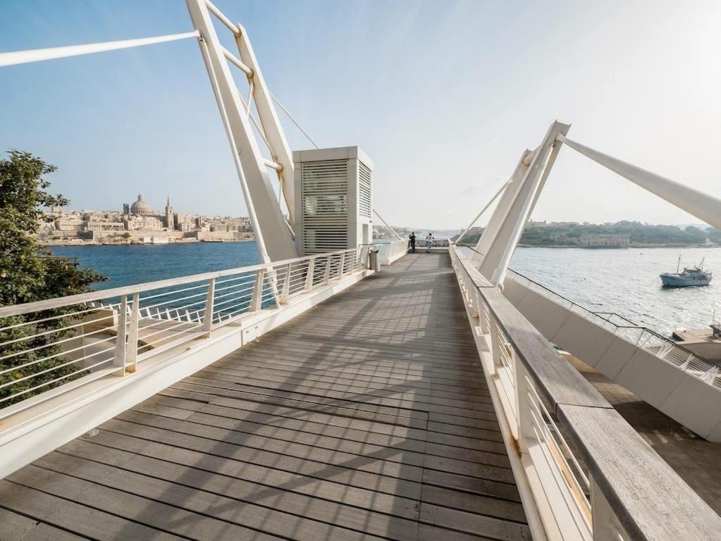 Apartamento Unbeatable Location Valletta And Harbour Views Sliema Exterior foto