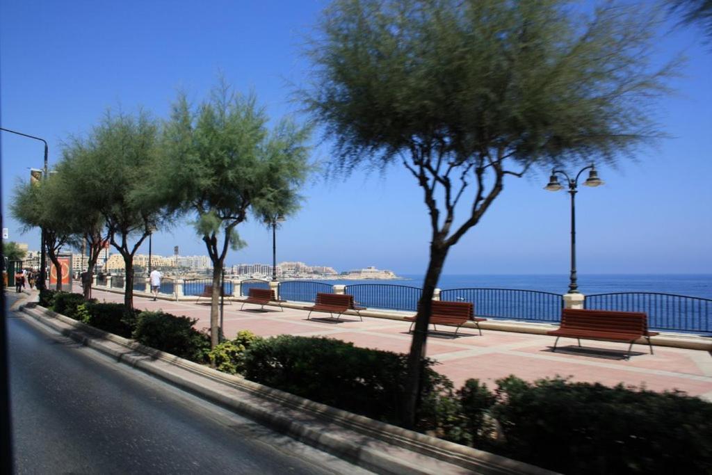 Apartamento Unbeatable Location Valletta And Harbour Views Sliema Exterior foto